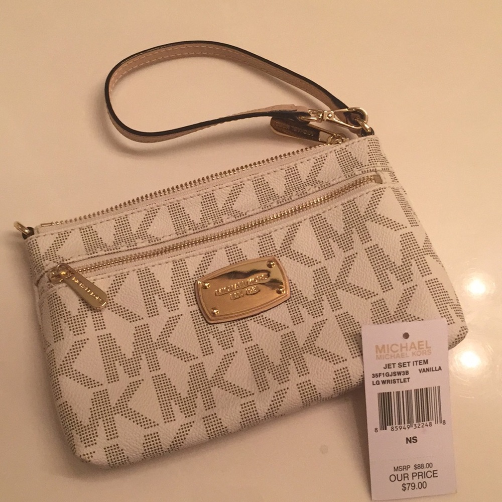 Micheal kors wristlet
